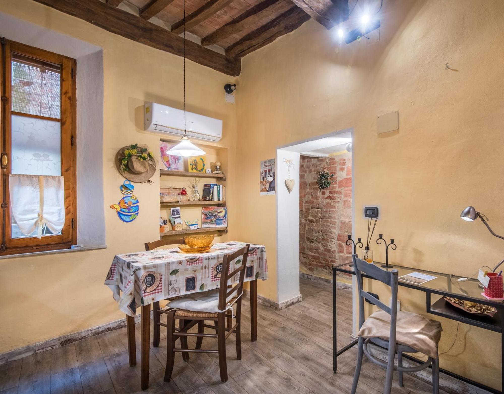 La Casa Gialla Di Buonconvento Luaran gambar